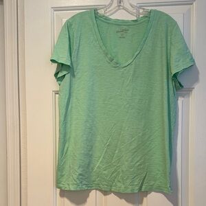 Universal Thread Light Green V-Neck Tee